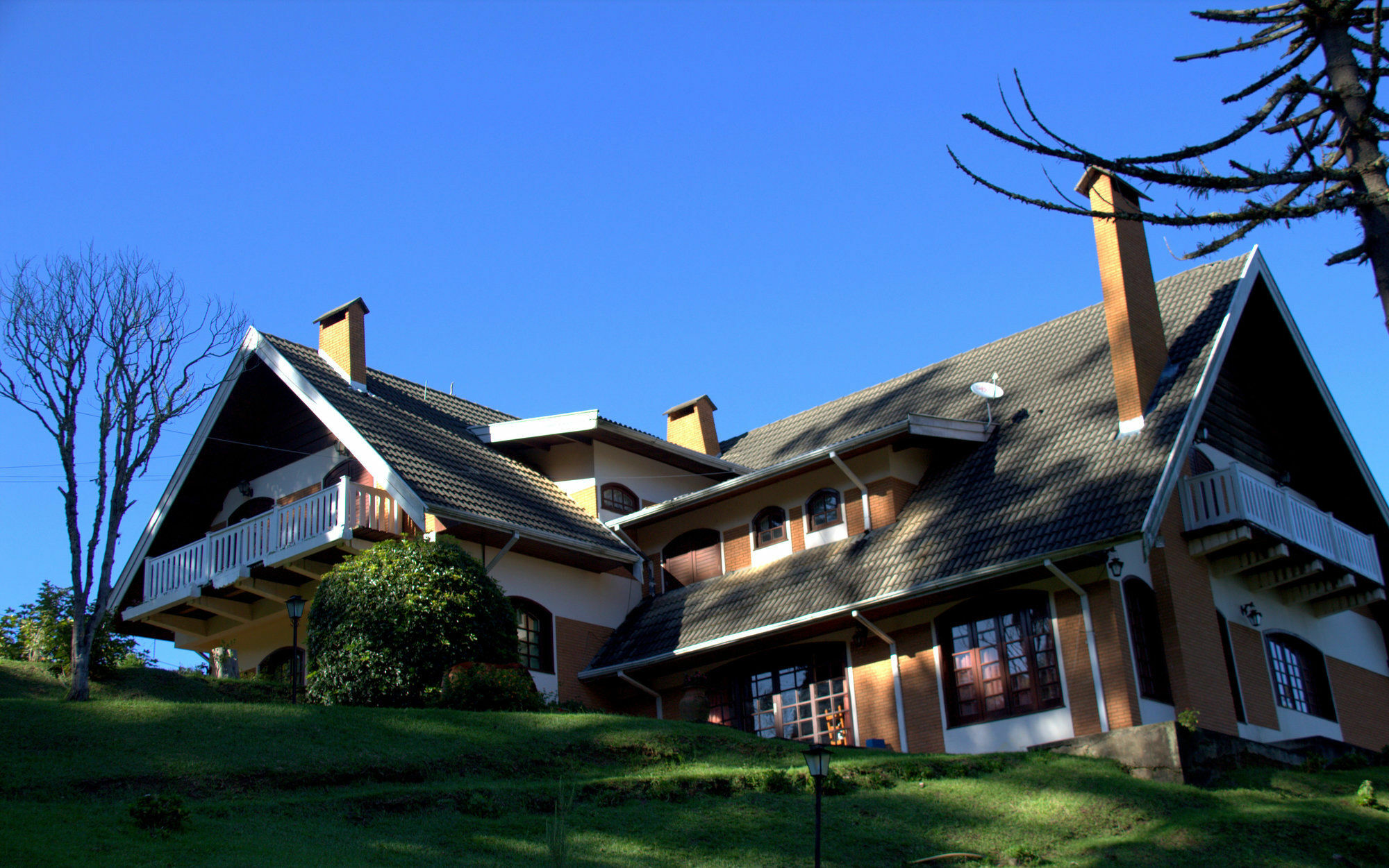 Pousada Marco Polo Campos do Jordao Bagian luar foto